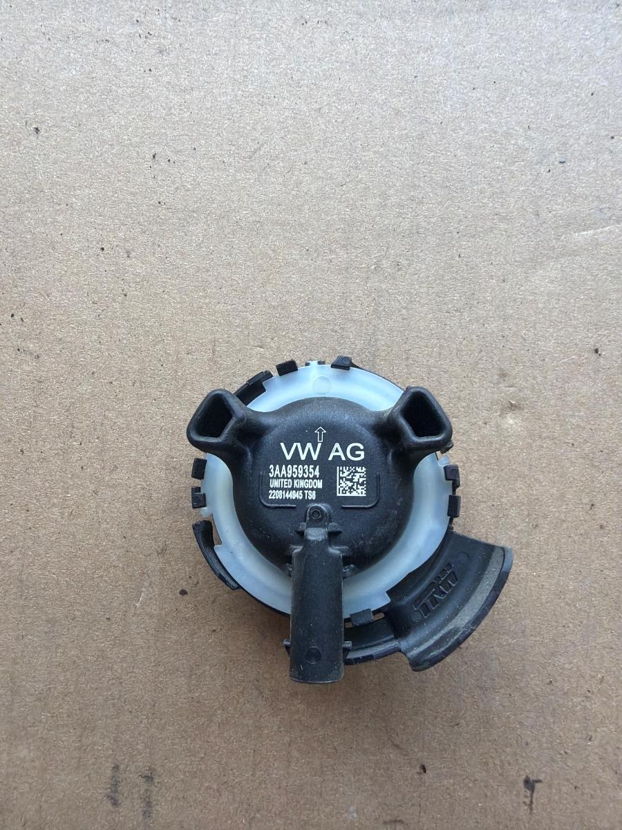 Senzor de impact airbag VOLKSWAGEN PASSAT 365 2010 - 2014 2.0 TDi BlueMotion CFFB 3AA959354