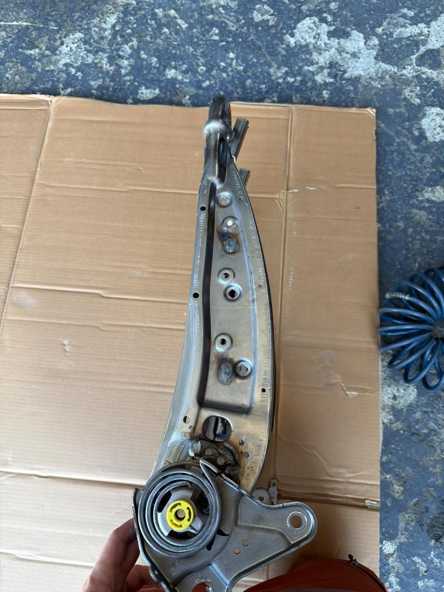 Baza consola scaun sofer stanga HYUNDAI i20 [ 2020 -> ] 88310-C8100BC3 88320C8100
