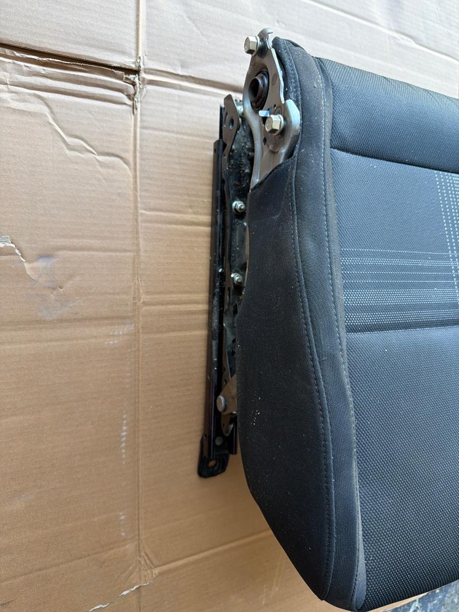 Baza consola scaun sofer stanga HYUNDAI i20 [ 2020 -> ] 88160Q0010B6T