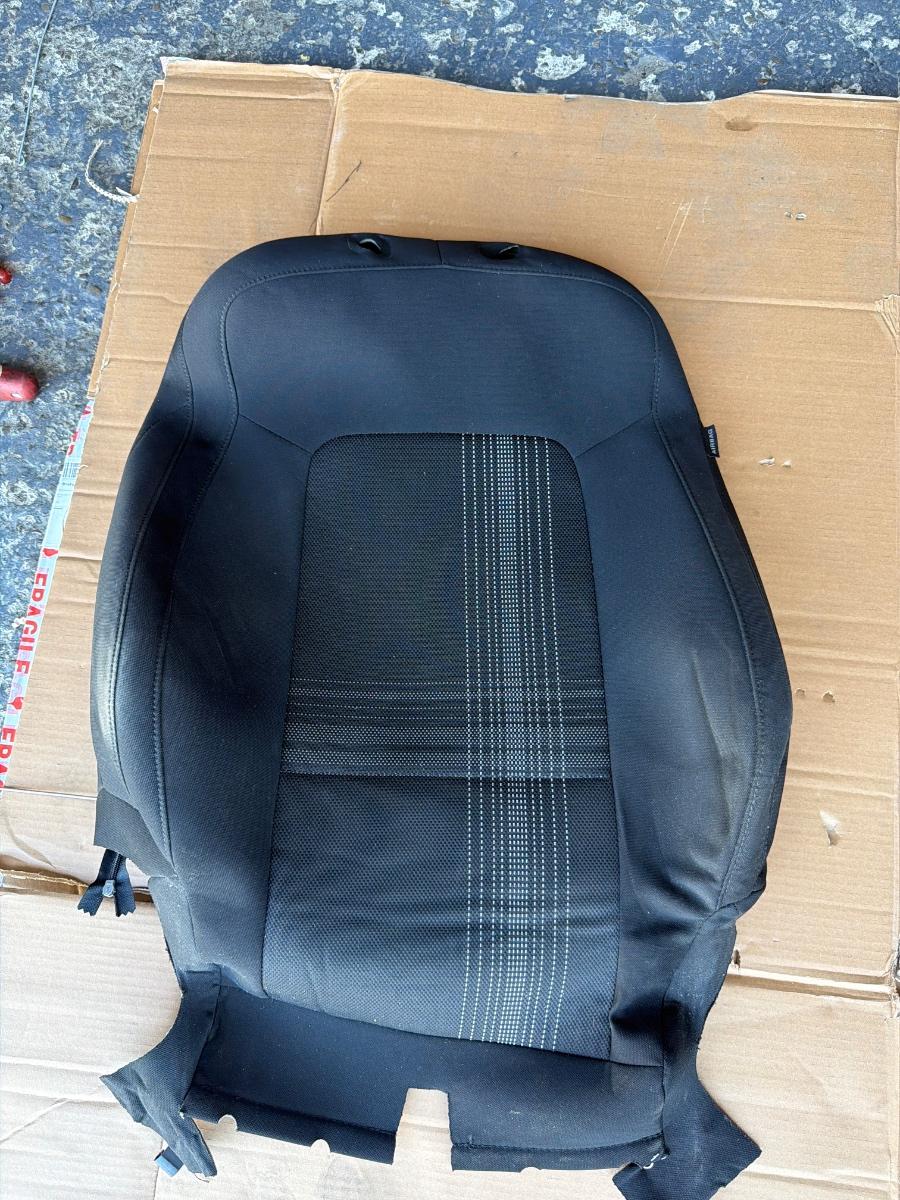 Husa consola scaun sofer stanga HYUNDAI i20 [ 2020 -> ] 88360-Q0030 B6T 88360Q0030B6T