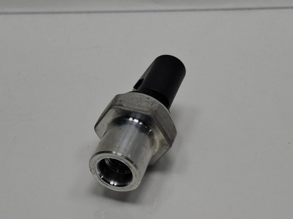 Senzor de presiune AC VOLKSWAGEN GOLF VII 5G1 2012 -> 2.0 TDi BlueMotion, AUDI A3 Sportback 8VA, 8VF 2012 -> 1.6 TDI CLHA 4H0959126A