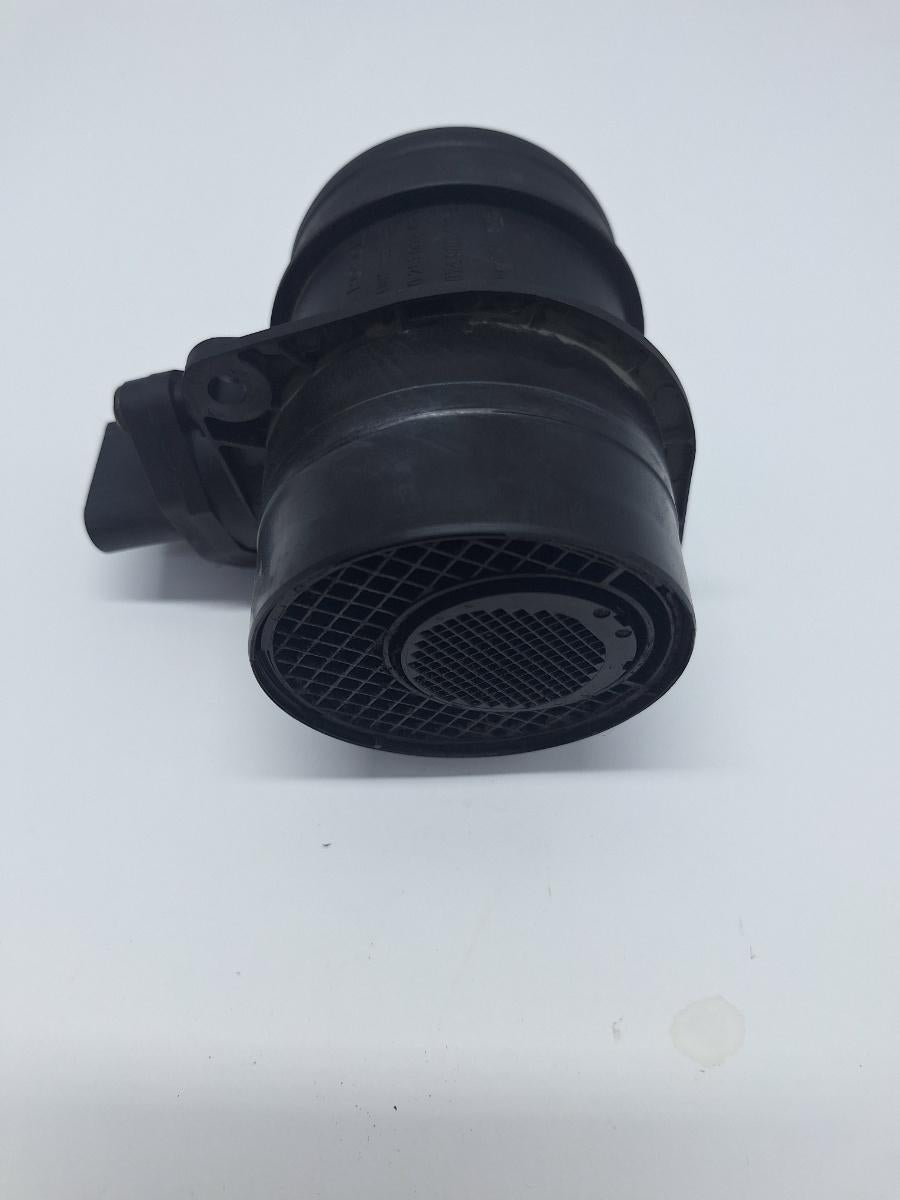 Debitmetru VOLKSWAGEN PASSAT Variant 3C5 2005 - 2011 2.0 TDI 16V BKP, CBAB BOSCH 0281002461 074906461B