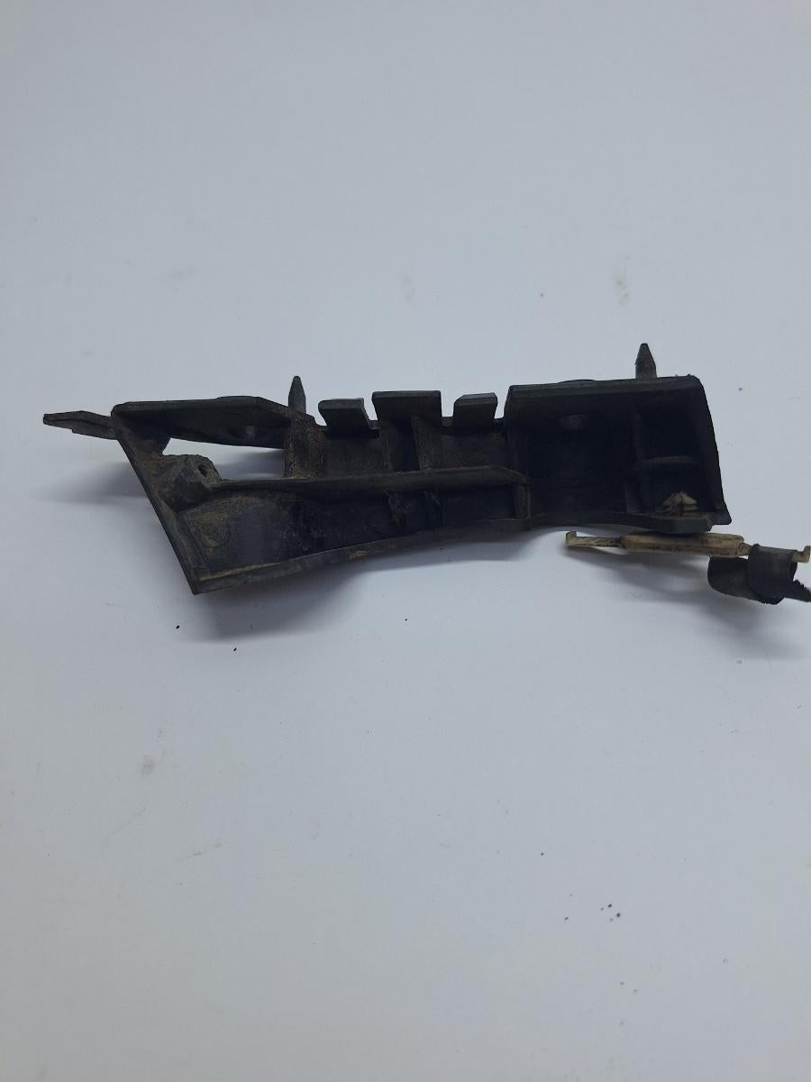 Suport bara de protectie fata dreapta AUDI A4 IV Avant 8K5, B8 2007 - 2015 2.0 TDI CAGA, CJCA, CMEA, CMFA 8K0807284