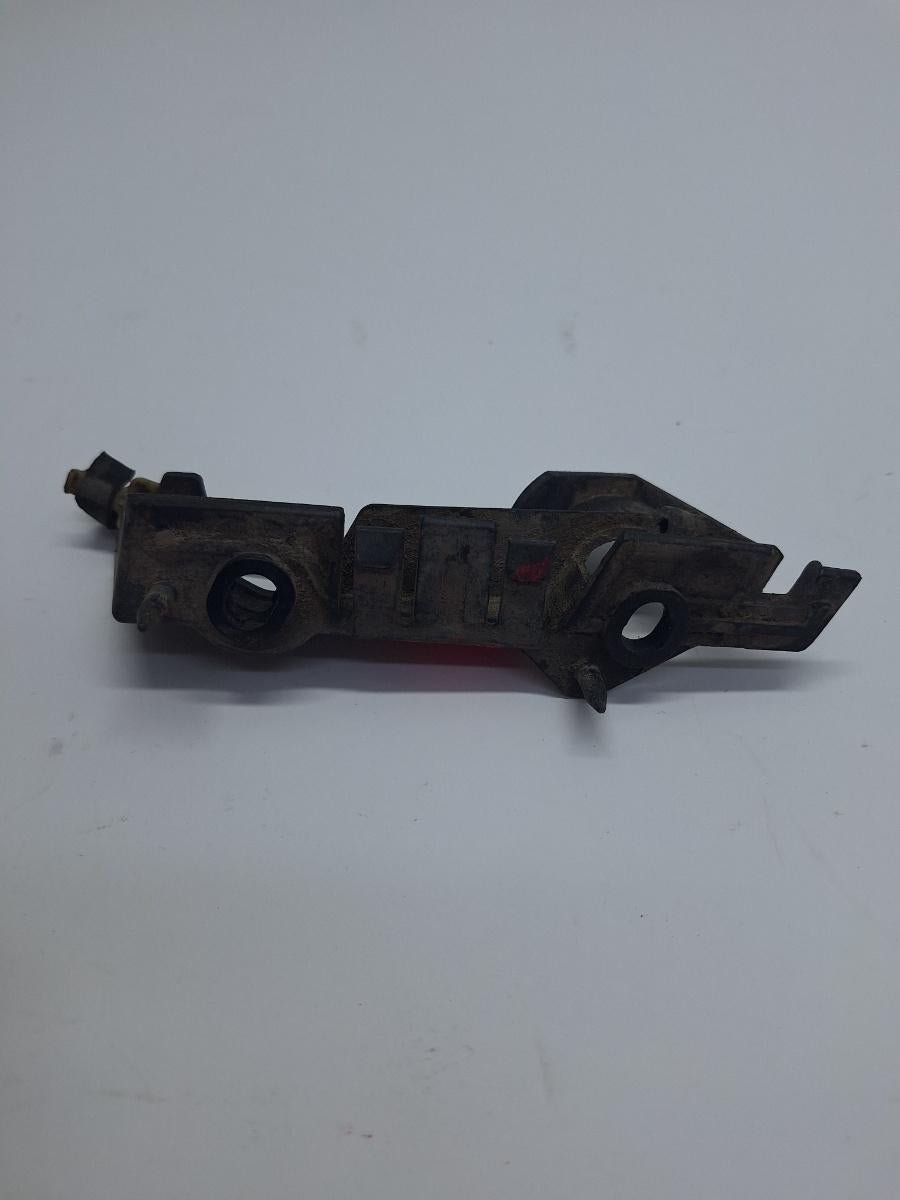 Suport bara de protectie fata dreapta AUDI A4 IV Avant 8K5, B8 2007 - 2015 2.0 TDI CAGA, CJCA, CMEA, CMFA 8K0807284