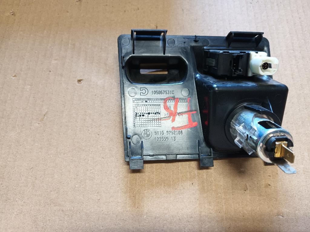 AUX BMW X5 F15 f16 f86 f85 x6 9252108 51169252108 105067531c