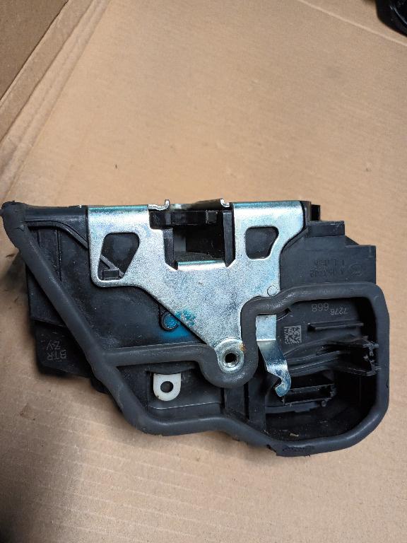 Broasca dreapta fata bmw e70 x5 f25 x3 e83 e71 51217276668 7276668 51217318416 7318416