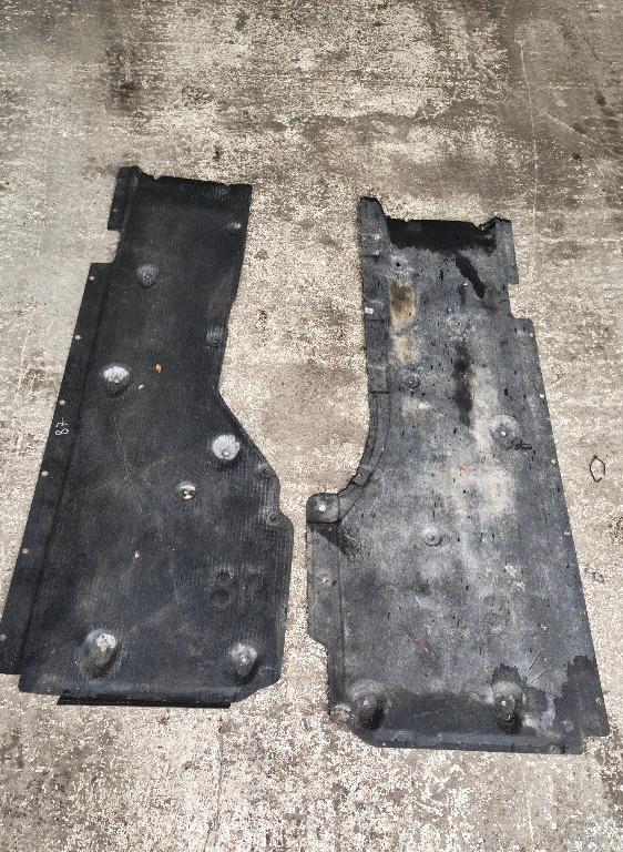 SCUT STANGA/DREAPTA BMW E87 E81 E82 Seria 1 51757059389 7059389 51757059390 7059390