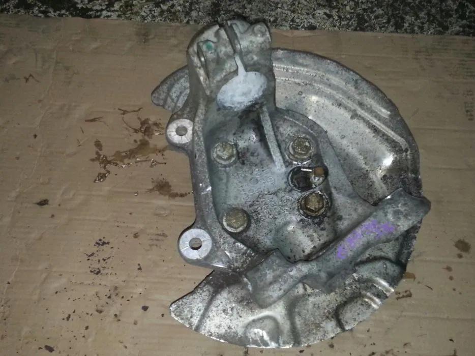 Fuzeta stanga fata bmw seria 3 e90/seria 1 e87