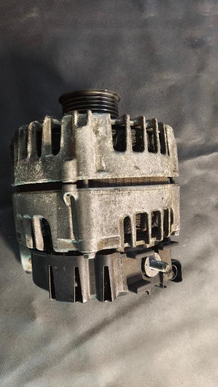 ALTERNATOR BMW F10 F11 12318570672 8570672 220A 14V