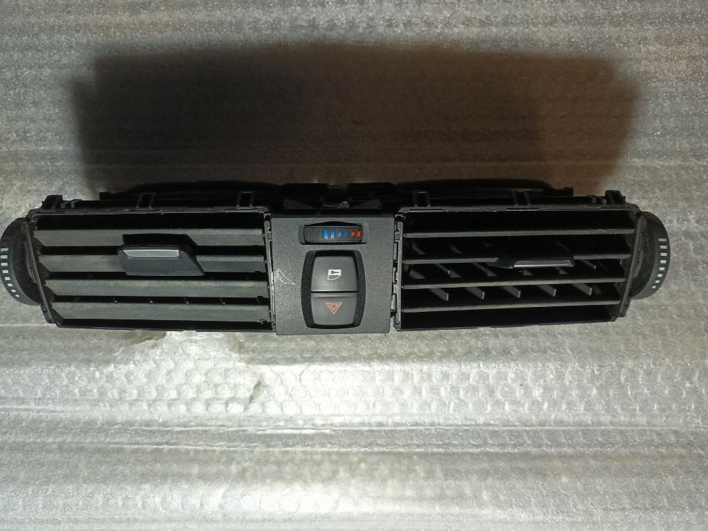 Grila centrala bord bmw f30 f80 f31 f34 f32 f82 f33 f83 f36, 64229218552, 9218552