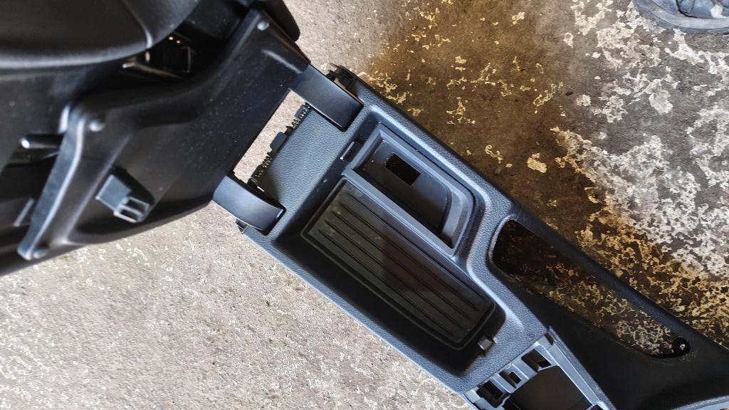 COTIERA BMW F30 F80 F35 F31 F34 F32 F82 F33 F83 F36 51169360528 9360528 51169235473 9235473 CU DEFECT