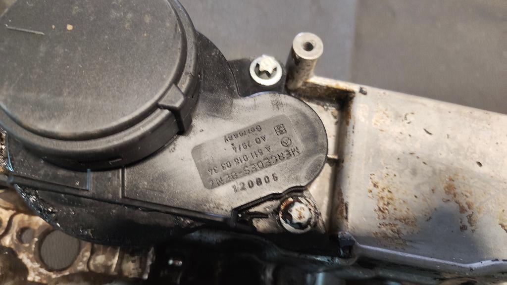Capac culbutori 2.2 CDI Mercedes Vito / Viano W639 cod A6460161405 a6110160334 0215102f0202