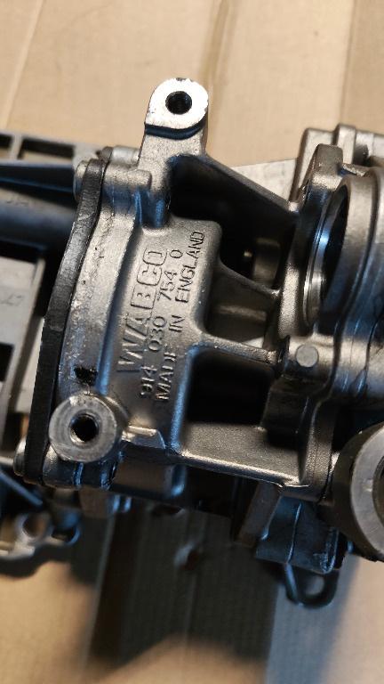 POMPA ULEI N47 BMW E81 E87 E88 E82 E90 E91 E92 E93 E60 E61 E84 E83 11417810451 7810451 11417798014 7798014