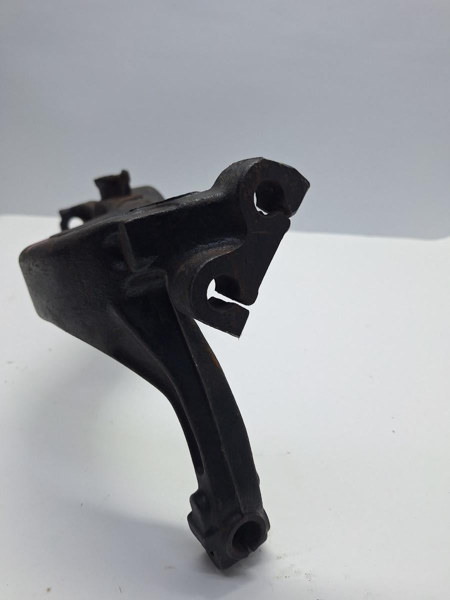 Fuzeta dreapta fata VOLKSWAGEN PASSAT Estate 3B5 1997 - 2001 1.9 TDI AJM, ATJ 8D0407258AD