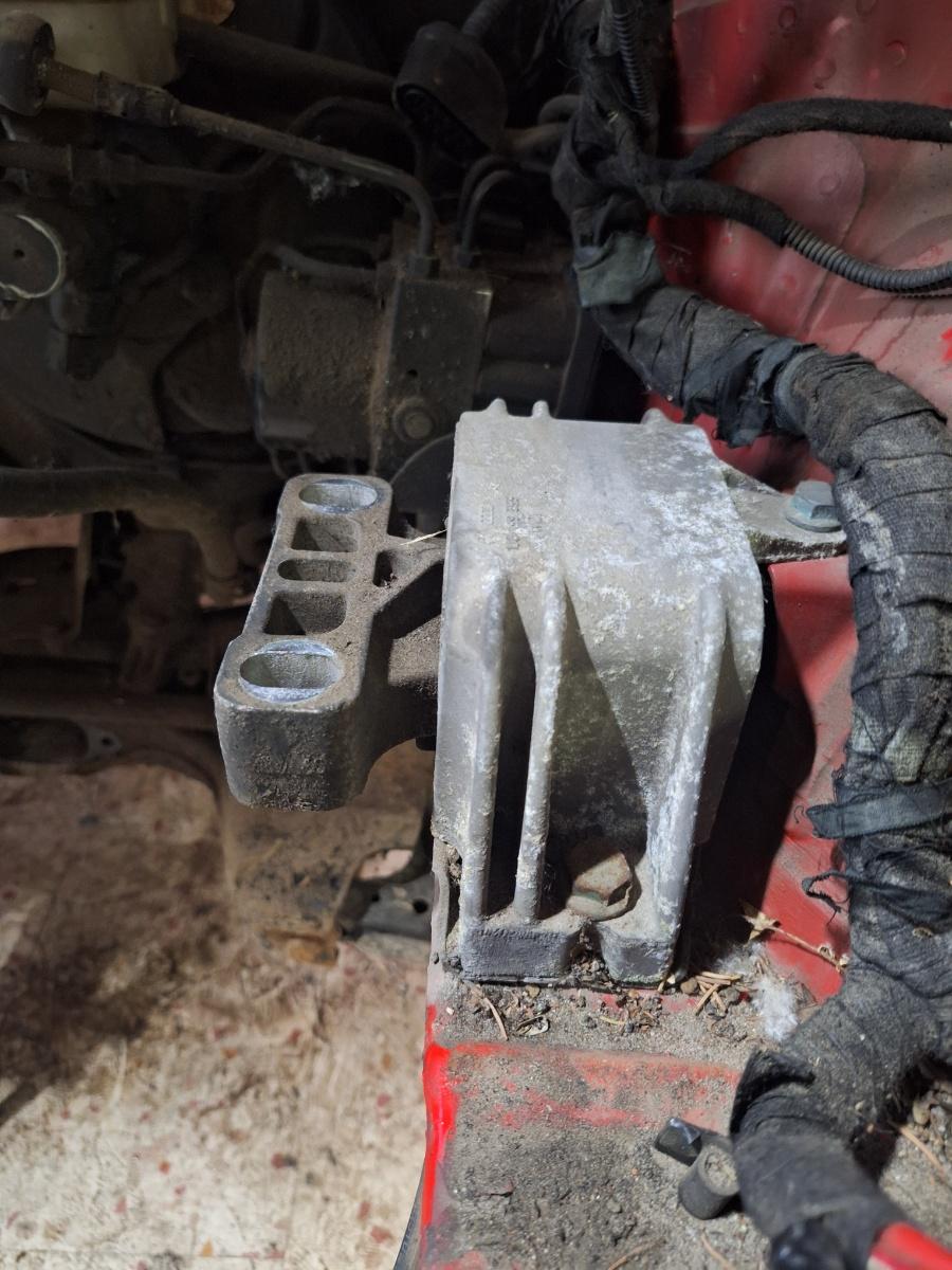 Tampon cutie de viteze AUDI A3 8L1 1996 - 2006 1.9 TDI ASZ 1J0199555AQ