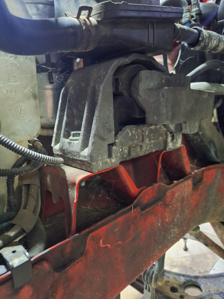 Suport tampon motor dreapta AUDI A3 8L1 2001 1.9 TDI ASZ 96KW|130HP 2001