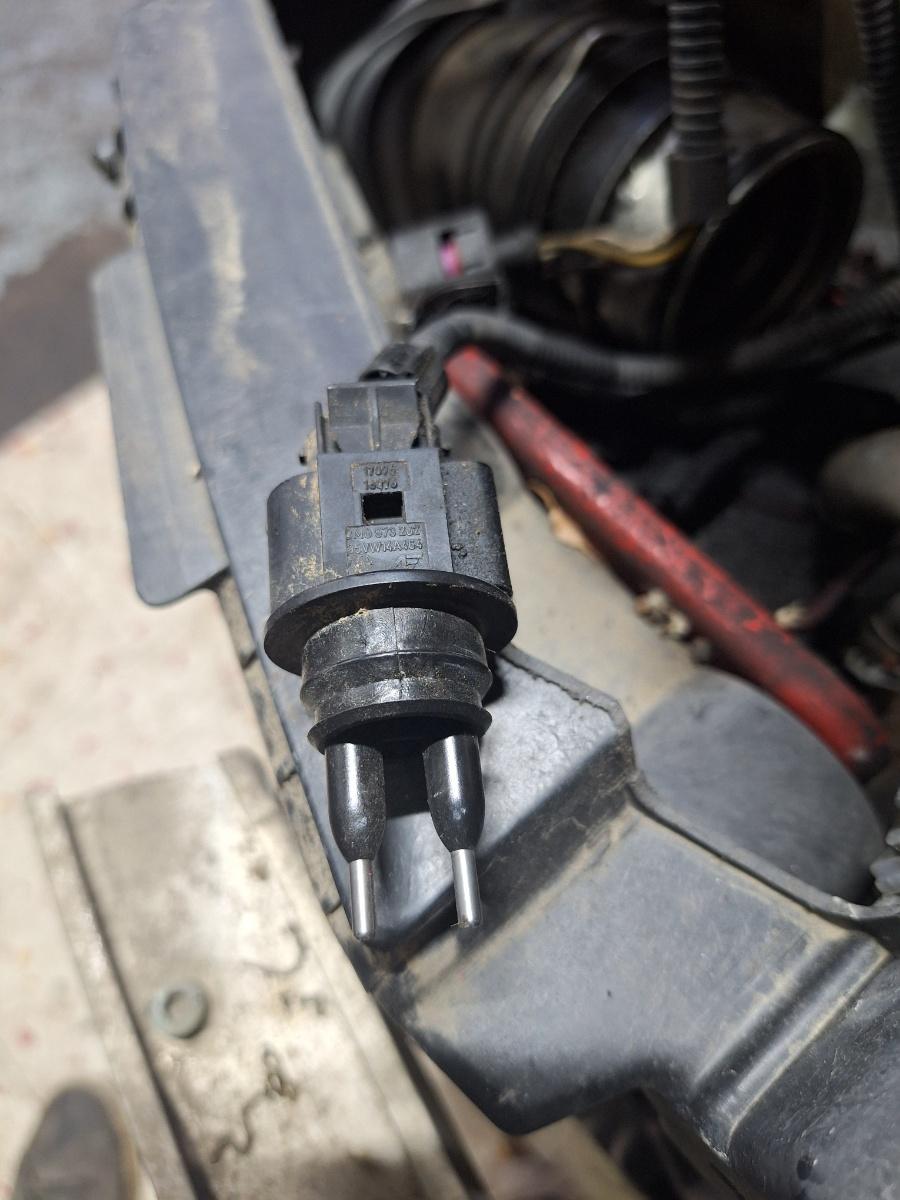 Senzor de nivel lichid de spalare parbriz AUDI A3 8L1 1996 - 2006 1.9 TDI ASZ 7M0919376