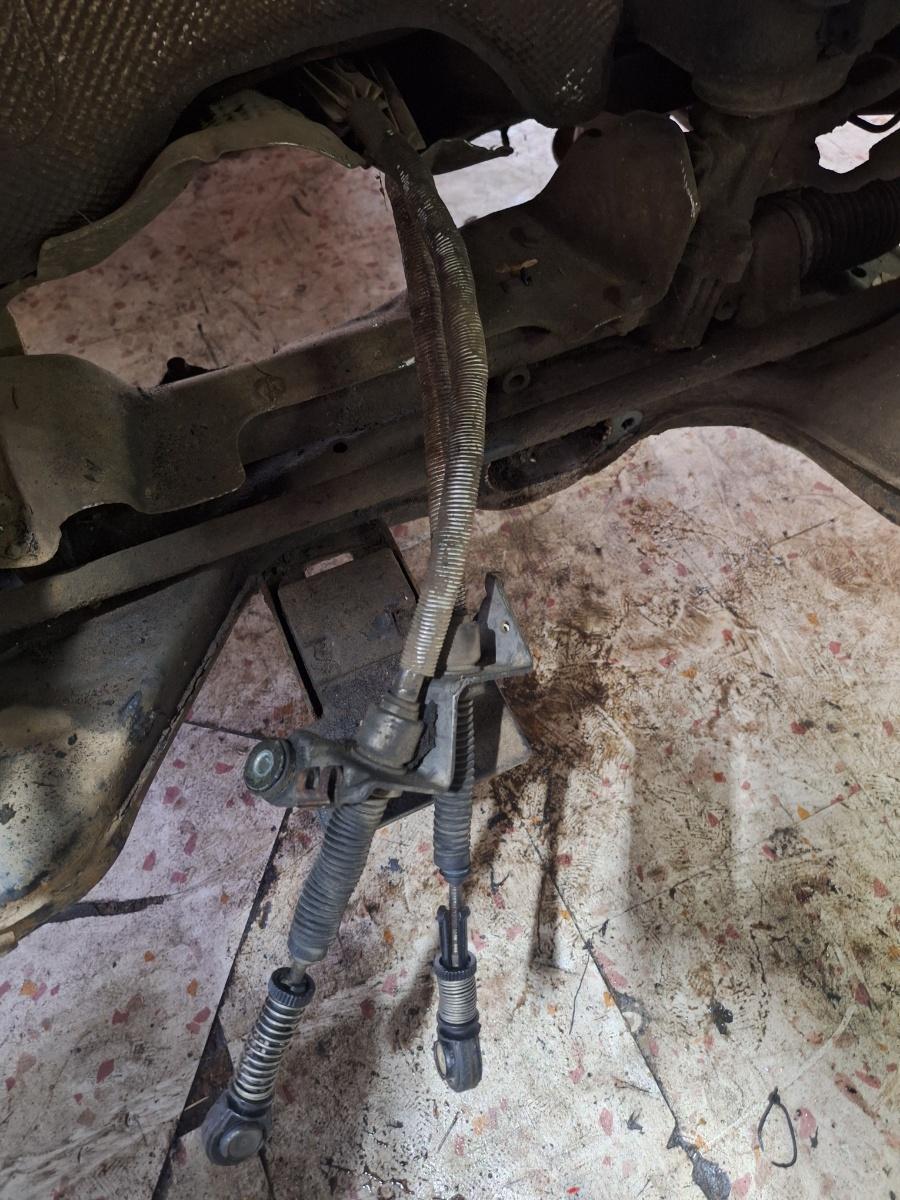 Cablu timonerie schimbator de viteze AUDI A3 8L1 1996 - 2006 1.9 TDI ASZ 1J0711112E