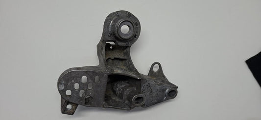 Suport motor stanga AUDI A4 III Avant 8ED, B7 2004 - 2008 1.9 TDI BKE, BRB 8E0199351C