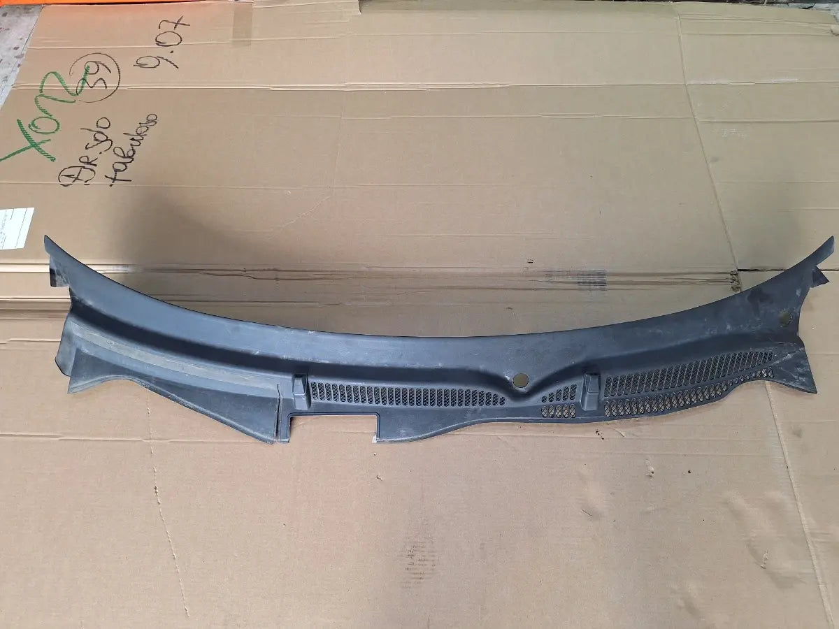 Grila capota AUDI A3 8L1 1996 - 2006 1.9 TDI ASZ 8L1819415B