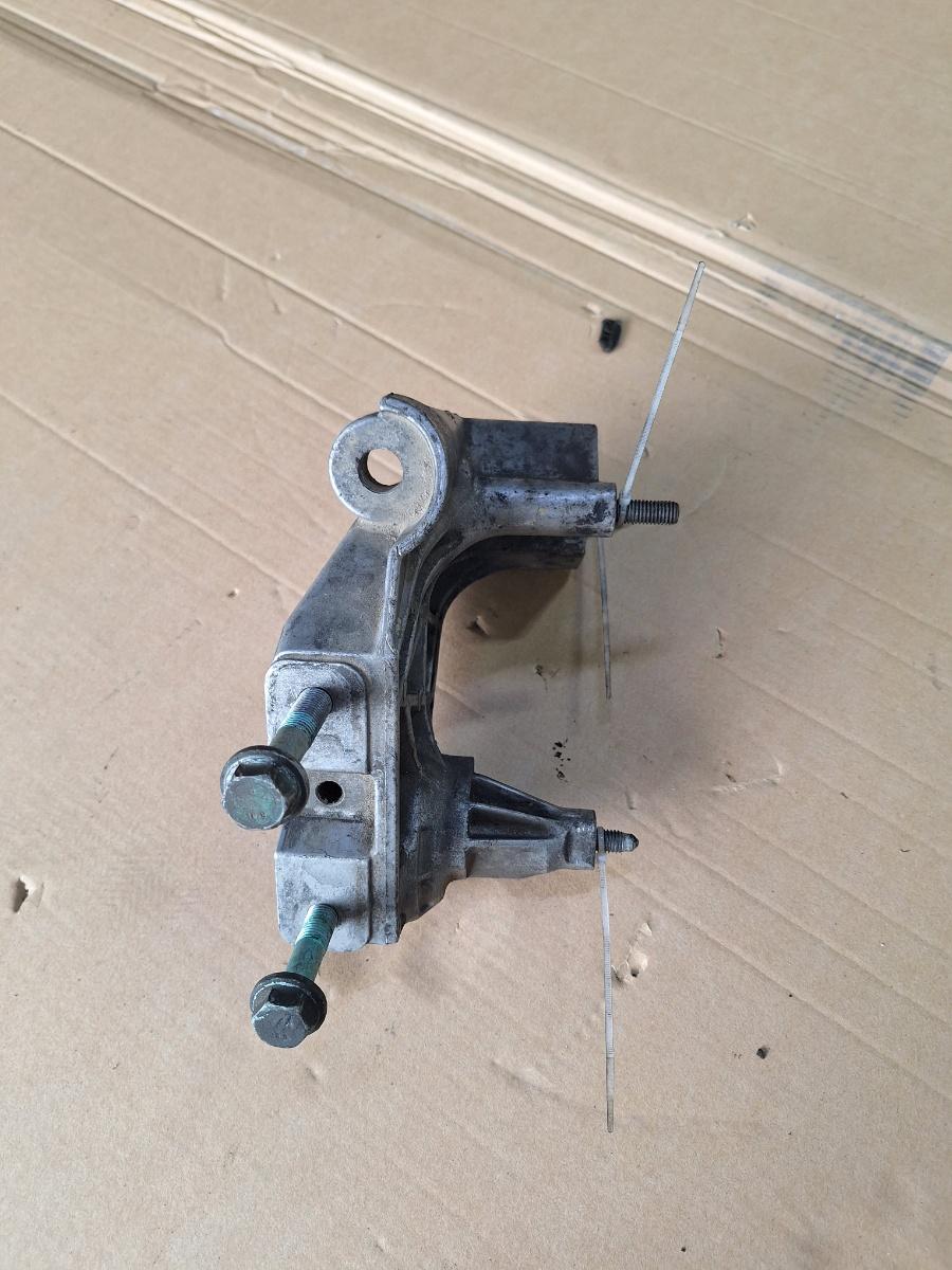 Suport tampon motor AUDI A3 8L1 1996 - 2006 1.9 TDI ASZ 038199207N