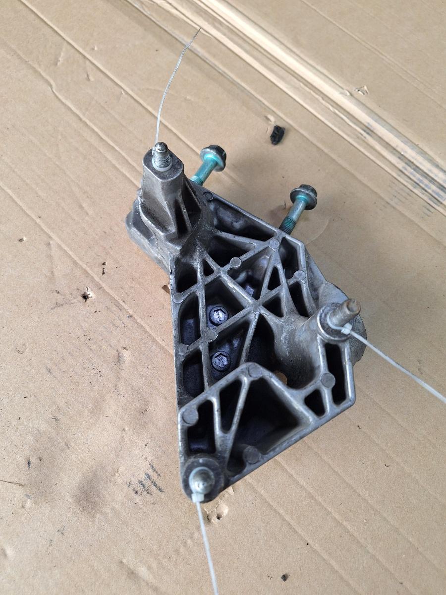 Suport tampon motor AUDI A3 8L1 1996 - 2006 1.9 TDI ASZ 038199207N