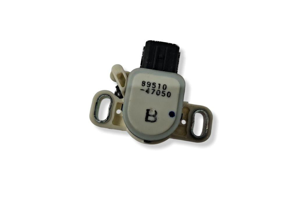 Comutator senzor pedala de frana TOYOTA PRIUS _W3_ 2008 -> 1.8 Hybrid 2ZR-FXE 8951047050