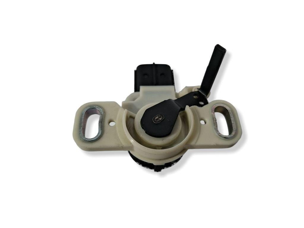 Comutator senzor pedala de frana TOYOTA PRIUS _W3_ 2008 -> 1.8 Hybrid 2ZR-FXE 8951047050
