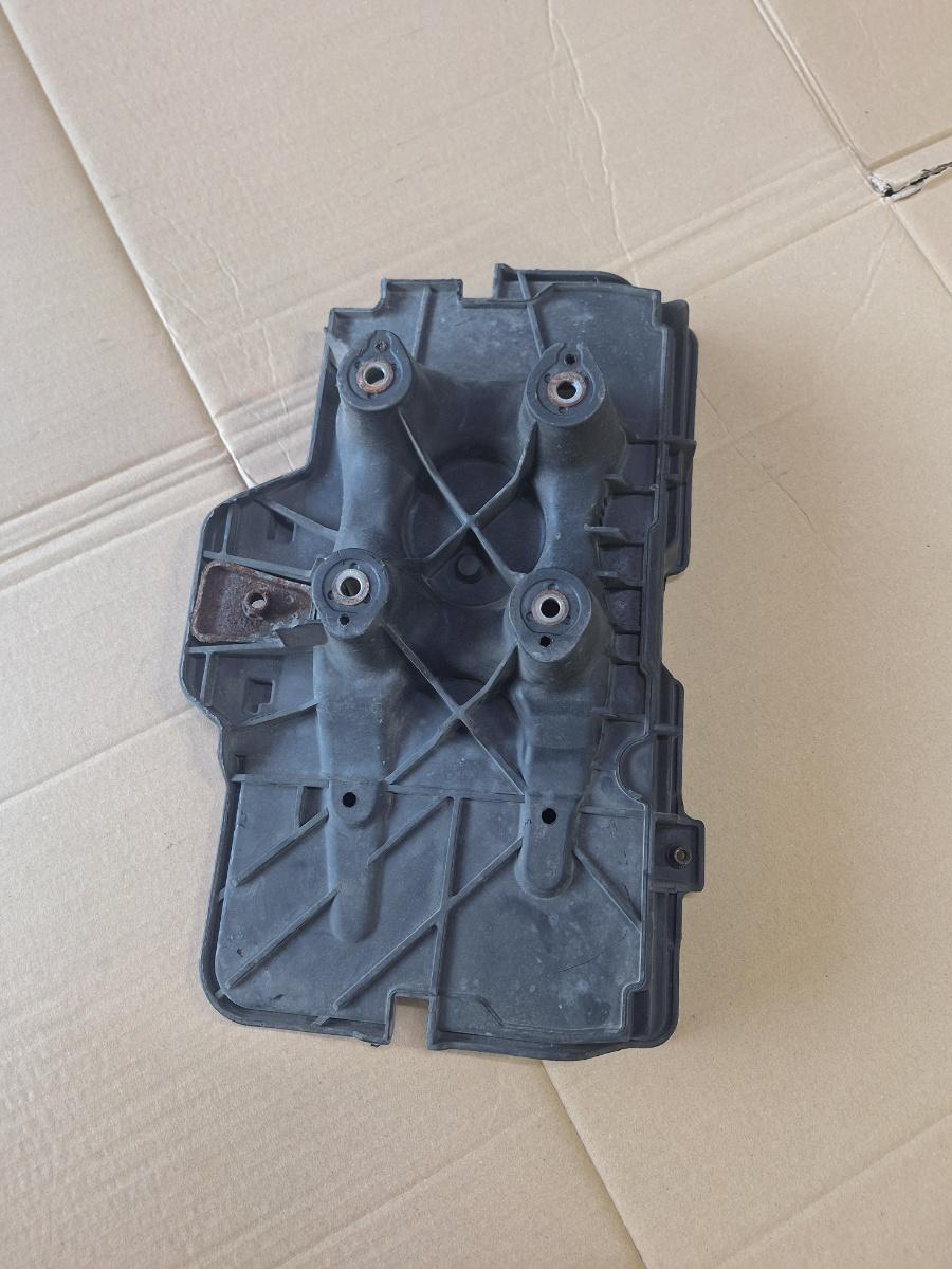 Suport baterie AUDI A3 8L1 1996 - 2006 1.9 TDI ASZ 1J0915333