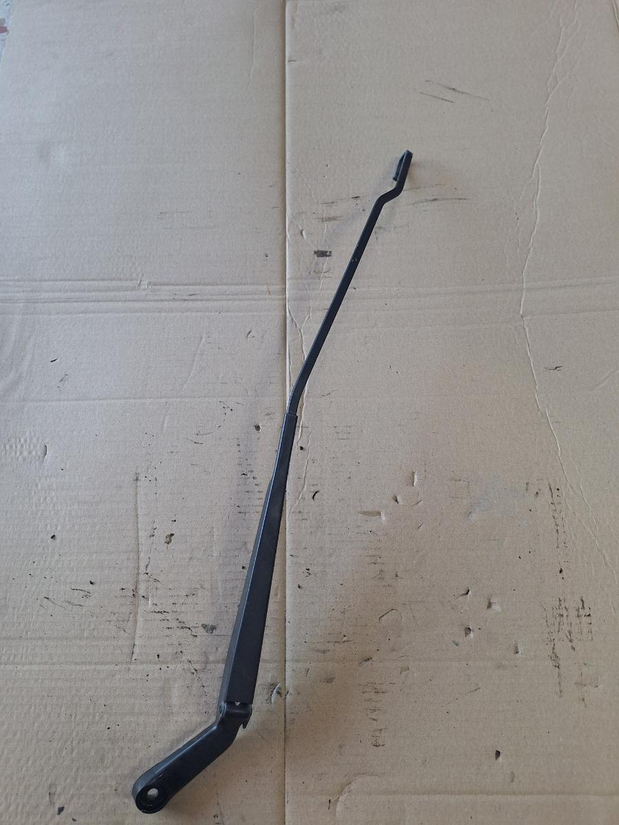 Brat stergator parbriz dreapta AUDI A3 8L1 1996 - 2006 1.9 TDI ASZ 1J1955410A