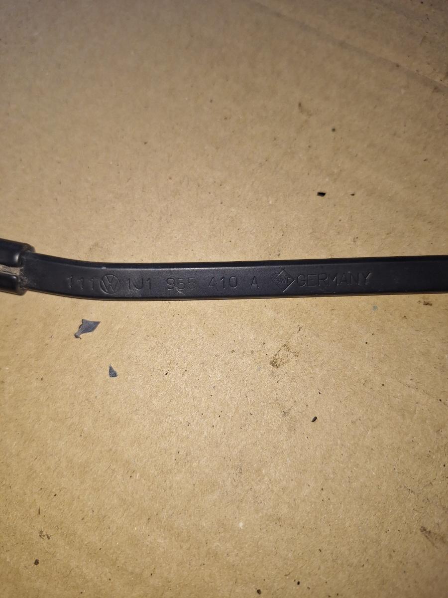 Brat stergator parbriz dreapta AUDI A3 8L1 1996 - 2006 1.9 TDI ASZ 1J1955410A