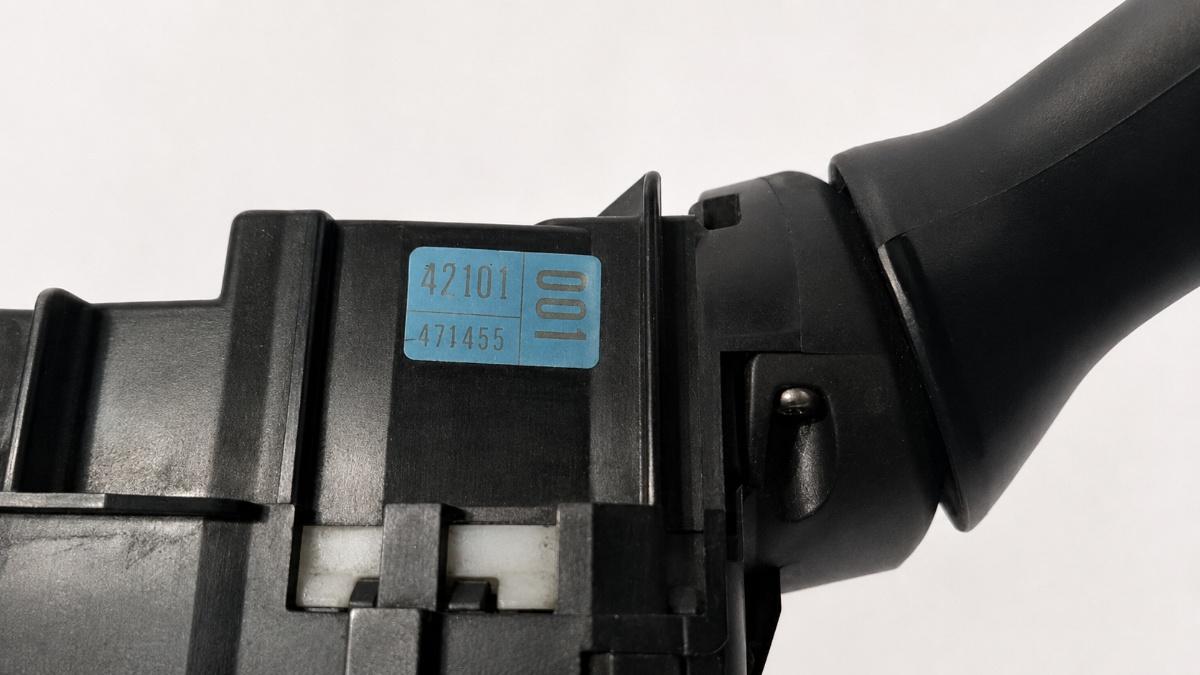 Bloc semnalizator si stergator parbriz TOYOTA PRIUS _W3_ 2008 -> 1.8 Hybrid 2ZR-FXE 42101