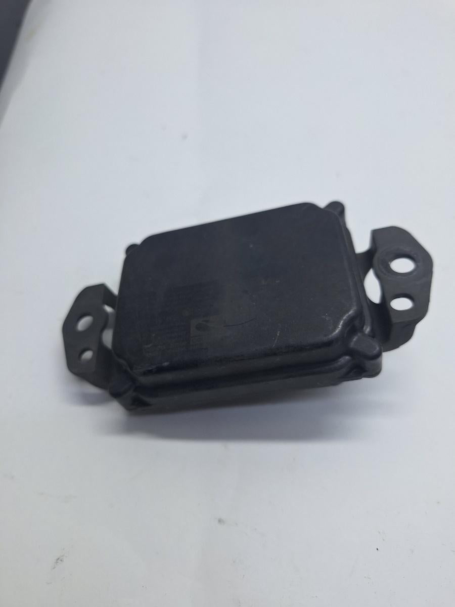 Senzor radar Distronic TOYOTA COROLLA _E21_ 2018 -> 1.8 Hybrid 2ZR-FXE Denso 230100-8016 88210-33120