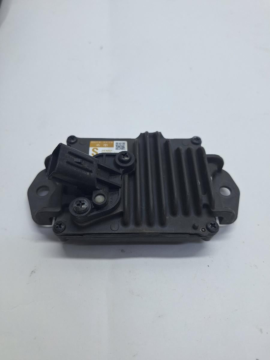 Senzor radar Distronic TOYOTA COROLLA _E21_ 2018 -> 1.8 Hybrid 2ZR-FXE Denso 230100-8016 88210-33120