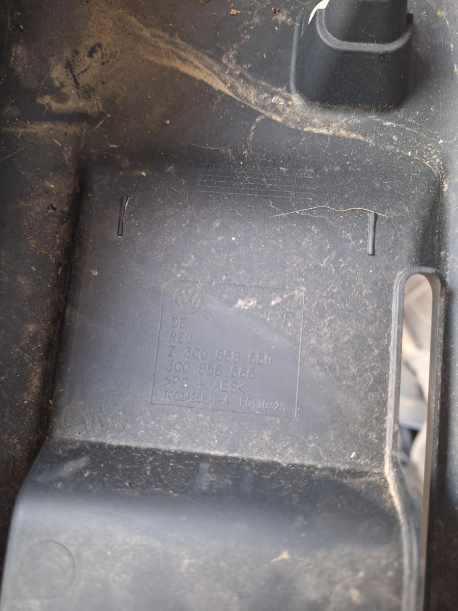 Ornamente coloana volan VOLKSWAGEN PASSAT 365 2010 - 2014 2.0 TDi BlueMotion CFFB 3C0858566
