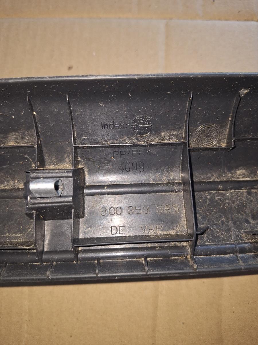 Ornamente prag VOLKSWAGEN PASSAT 365 2010 - 2014 2.0 TDi BlueMotion CFFB 3C0853369B