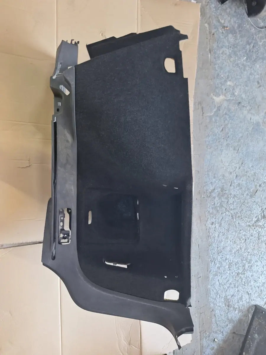 Ornament lateral hayon/portbagaj stanga VOLKSWAGEN PASSAT 365 2010 - 2014 2.0 TDi BlueMotion CFFB 3AF867427