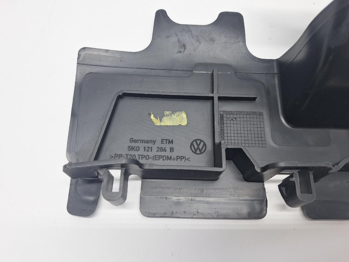 Deflector aer radiatoare dreapta VOLKSWAGEN GOLF VI 5K1 2008 - 2013 1.4 TSI CAXA 5K0121284B