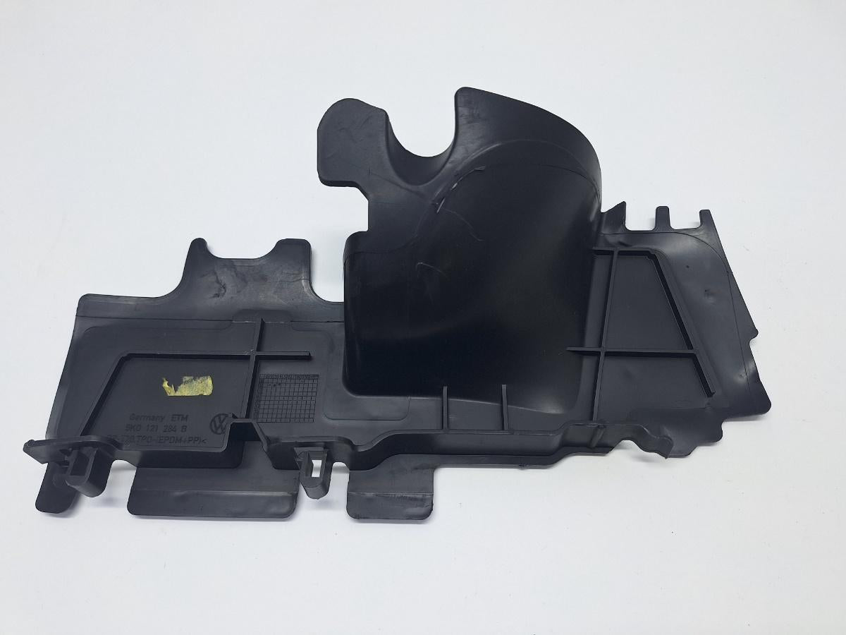 Deflector aer radiatoare dreapta VOLKSWAGEN GOLF VI 5K1 2008 - 2013 1.4 TSI CAXA 5K0121284B