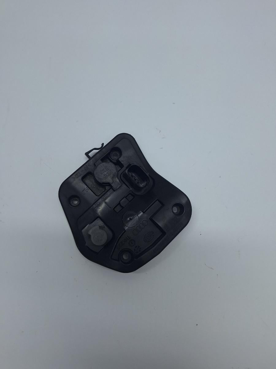 Carcasa suport becuri stopuri dreapta spate AUDI A4 IV 8K2, B8 2007 - 2015 2.0 TDI CAGB, CJCB, CSUB HELLA 171269-02