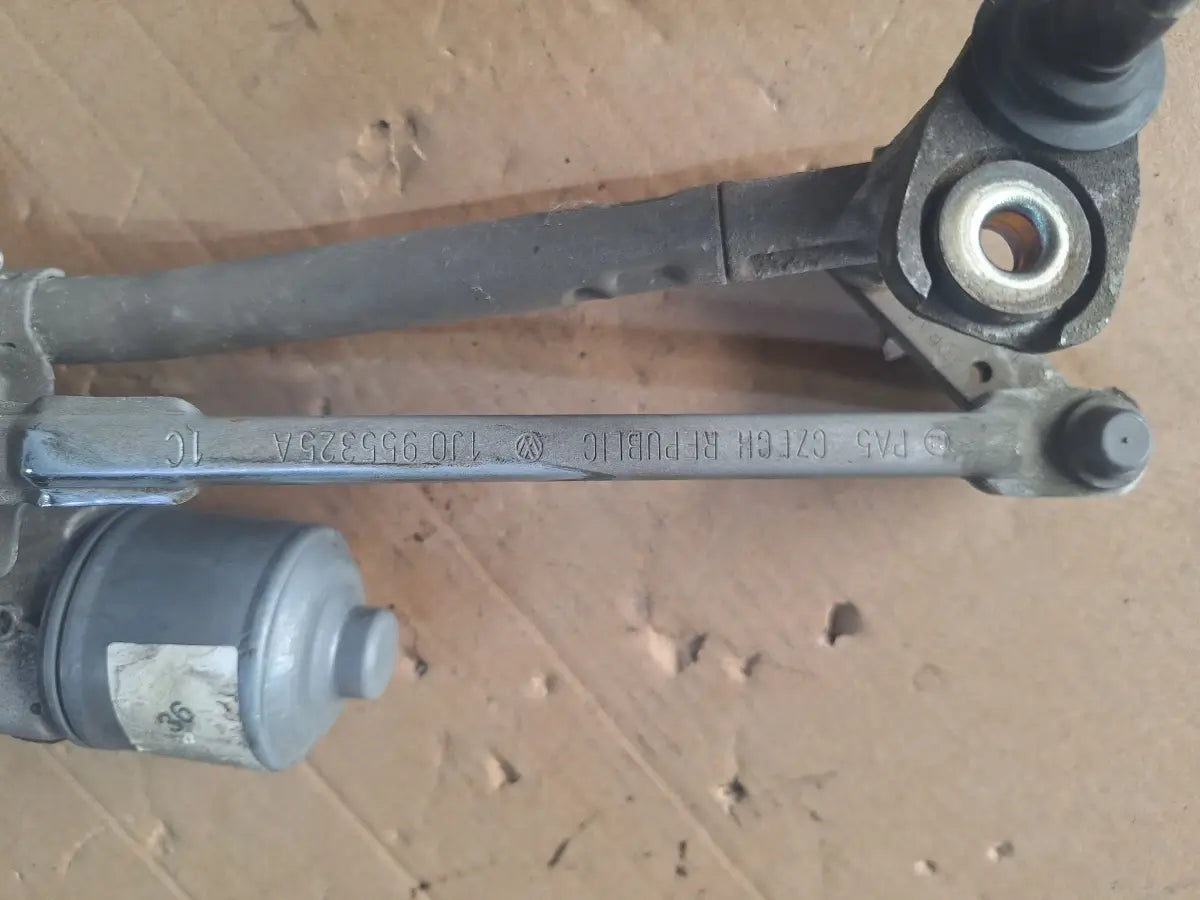 Ansamblu stergator AUDI A3 8L1 1996 - 2006 1.9 TDI ASZ BOSCH 0390241502 1J1955113B
