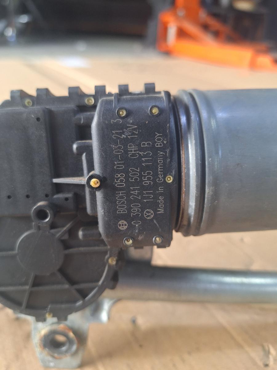 Ansamblu stergator AUDI A3 8L1 1996 - 2006 1.9 TDI ASZ BOSCH 0390241502 1J1955113B
