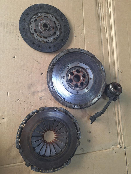 Volanta cu masa dubla si kit de ambreiaj 6 trepte 1.9 TDI ASZ 96KW|130HP AUDI A3 8L1 2001