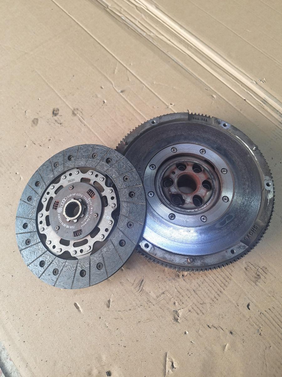 Volanta cu masa dubla si kit de ambreiaj cu rulment AUDI A3 8L1 1996 - 2006 1.9 TDI ASZ