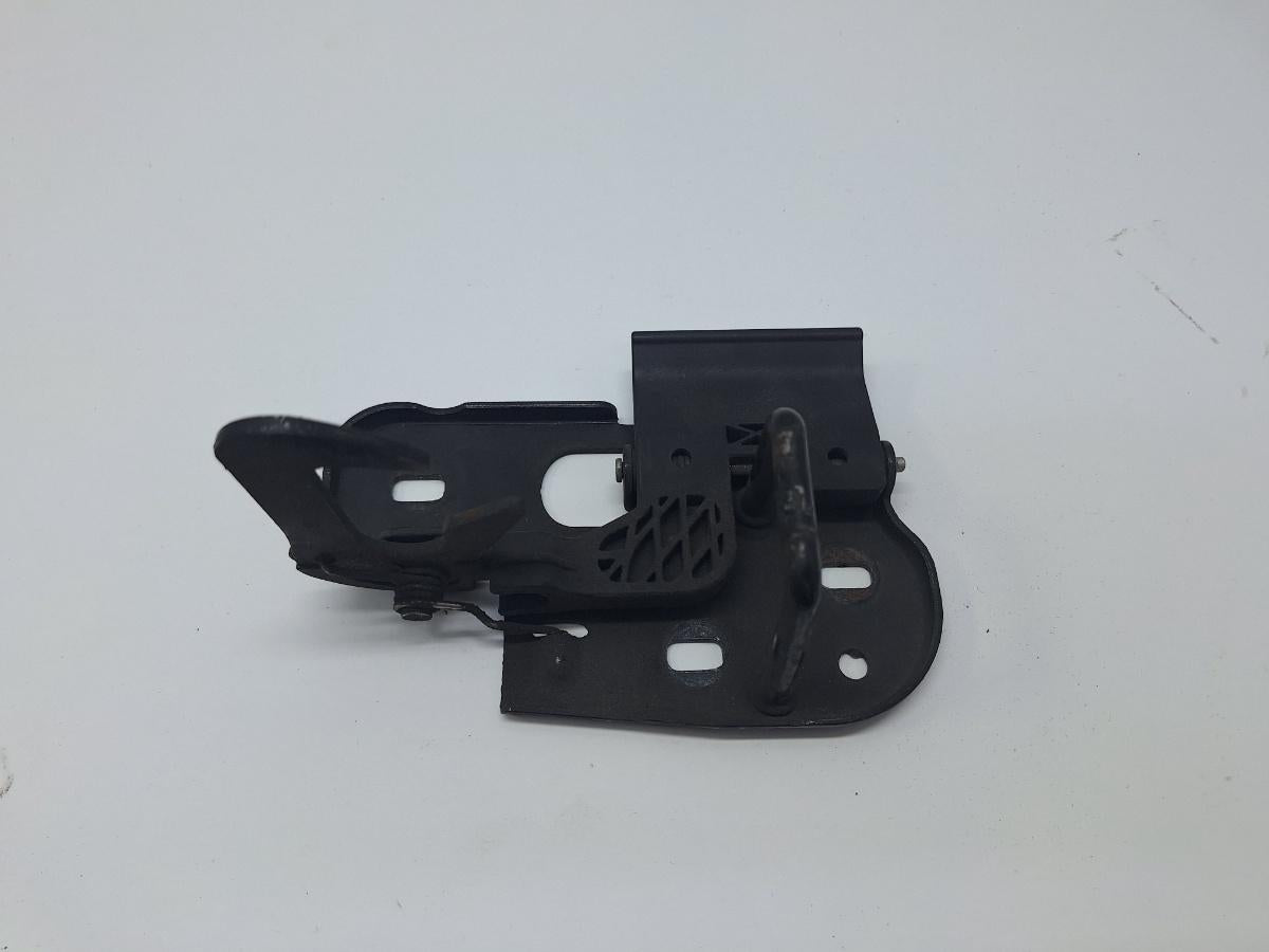 Inchizatoare capota motor VOLKSWAGEN TOURAN 1T1, 1T2 2003 - 2010 1.9 TDI BKC, BLS, BXE 1T0823480A