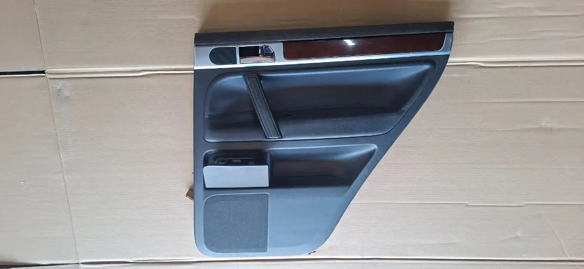 Tapiterie panou portiera dreapta spate VOLKSWAGEN TOUAREG 7LA, 7L6, 7L7 2002 - 2013 3.0 V6 TDI BKS, CATA 7L6867212