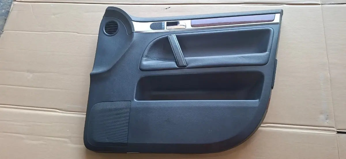 Tapiterie panou portiera dreapta fata VOLKSWAGEN TOUAREG 7LA, 7L6, 7L7 2002 - 2013 3.0 V6 TDI BKS, CATA 7L6867012EJ