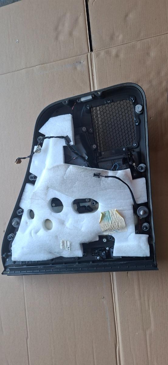 Tapiterie panou portiera stanga spate VOLKSWAGEN TOUAREG 7LA, 7L6, 7L7 2002 - 2013 3.0 V6 TDI BKS, CATA 7L6867211