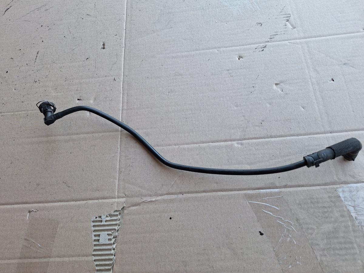 Furtun lichid de racire AUDI A4 IV Avant 8K5, B8 2007 - 2015 2.0 TDI CAGA, CJCA, CMEA, CMFA 8K0121081P