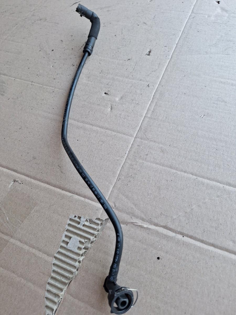 Furtun lichid de racire AUDI A4 IV Avant 8K5, B8 2007 - 2015 2.0 TDI CAGA, CJCA, CMEA, CMFA 8K0121081P
